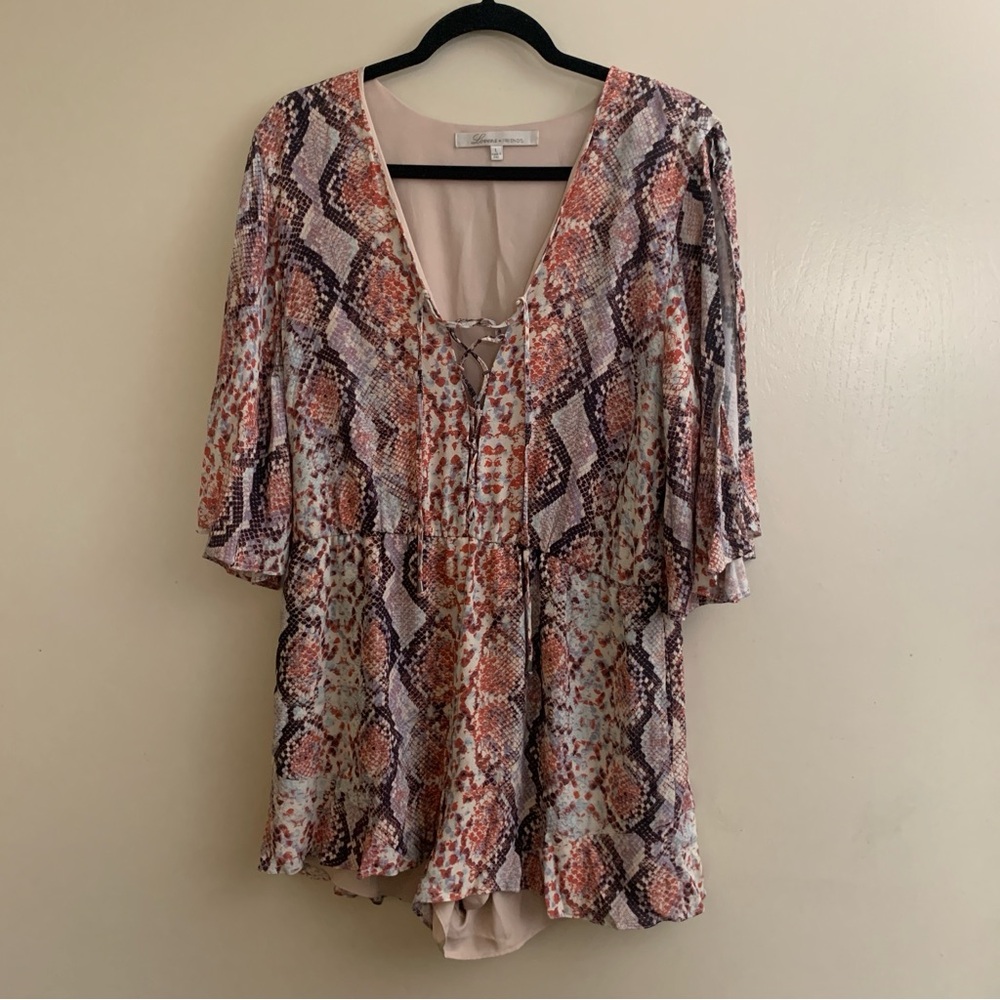 Lovers and friends Women's Multicolor Snake‎ Print romper size Large.